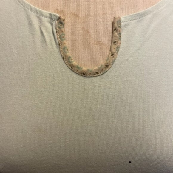 Colour Eighteen cap sleeve ballet neck tee in aqua jersey with placed print NWOT - Picture 4 of 9